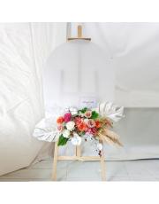 Fashionable Floral Stand